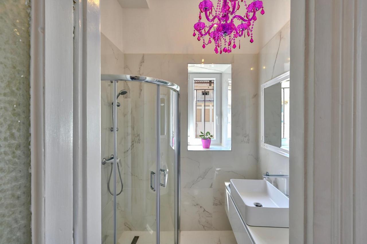 Collins Amethyst Center Apartment Pula Exterior photo
